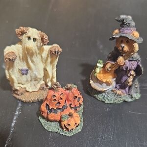 Sold!!!Boyds Bear Halloween Bear and Ghost..Pumpkin Figurine Set